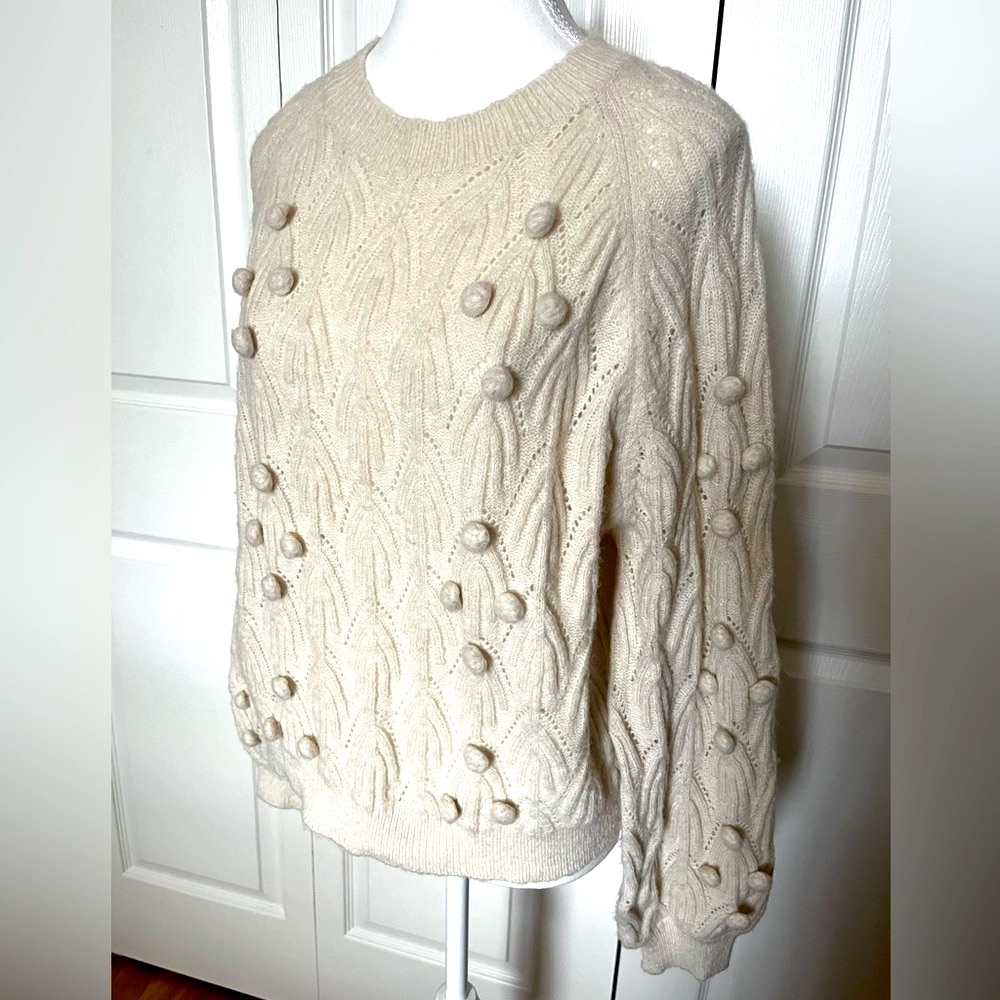 Pink Martini Cream popcorn sweater, Size Smallll